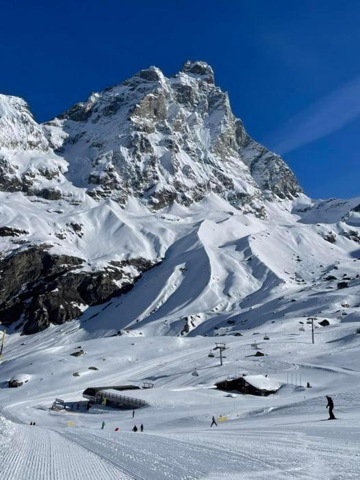 Cervinia-Valt Sport & Relax House Apartment Valtournenche Bagian luar foto
