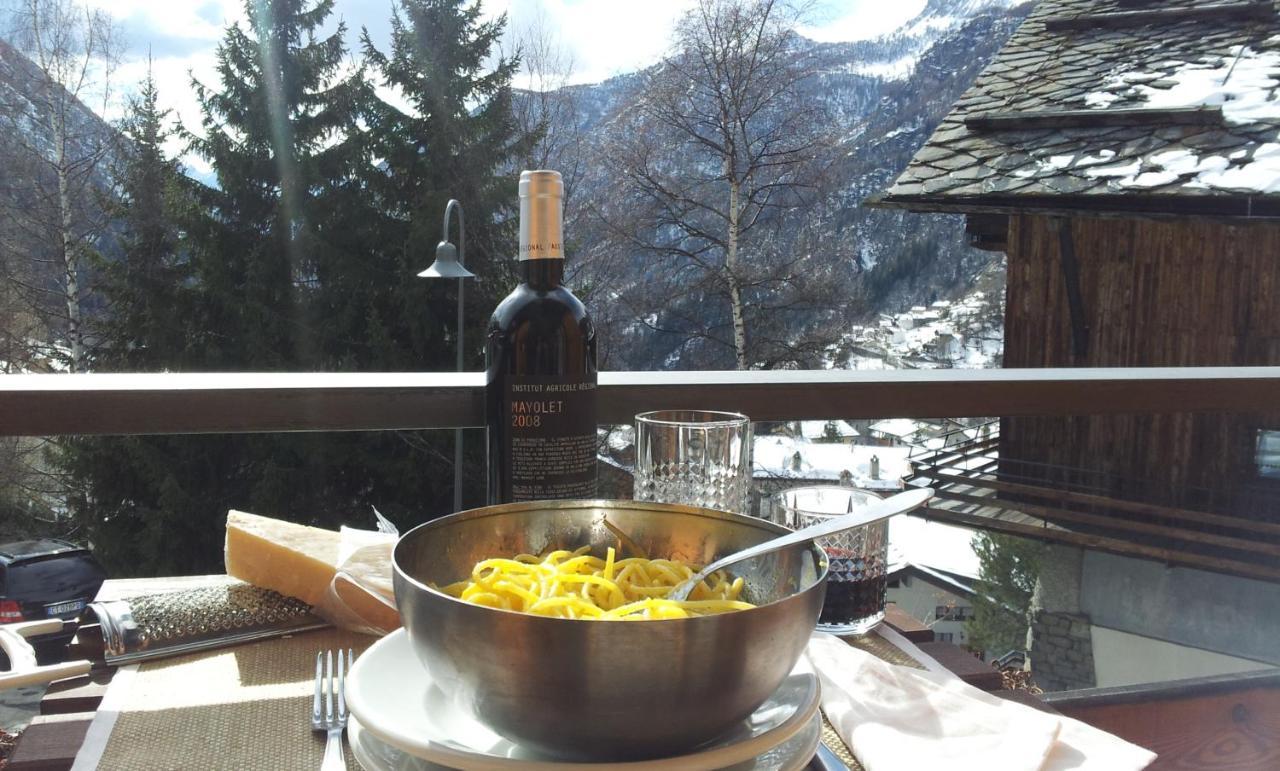 Cervinia-Valt Sport & Relax House Apartment Valtournenche Bagian luar foto